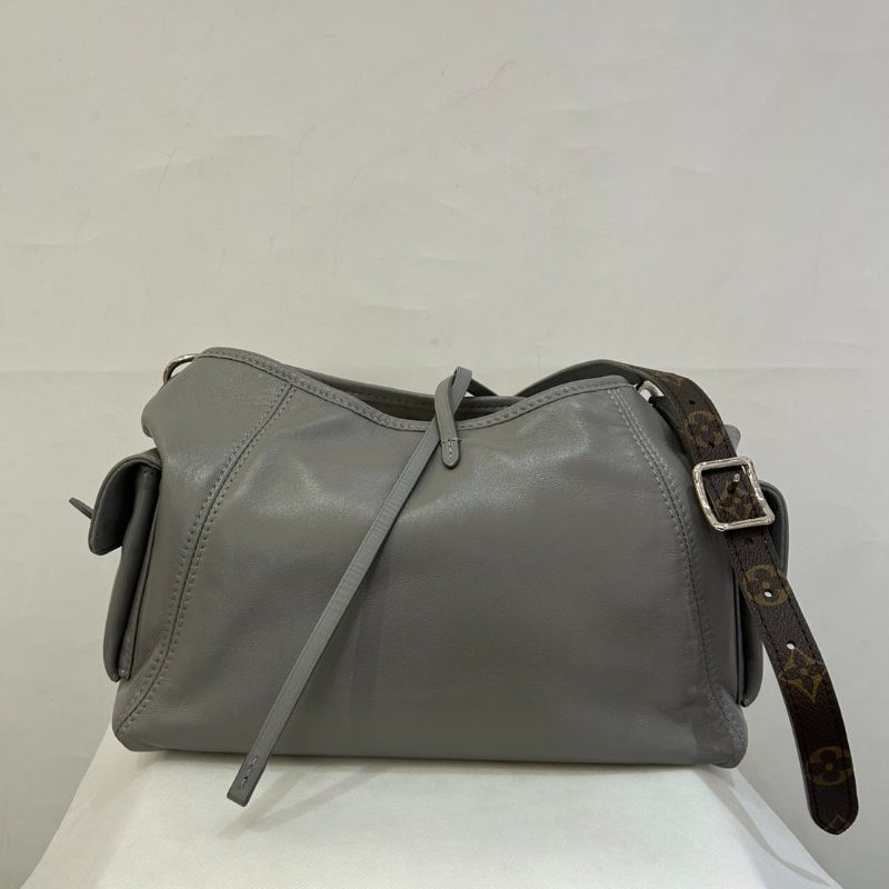 LV灰羊皮Carryall PM-2