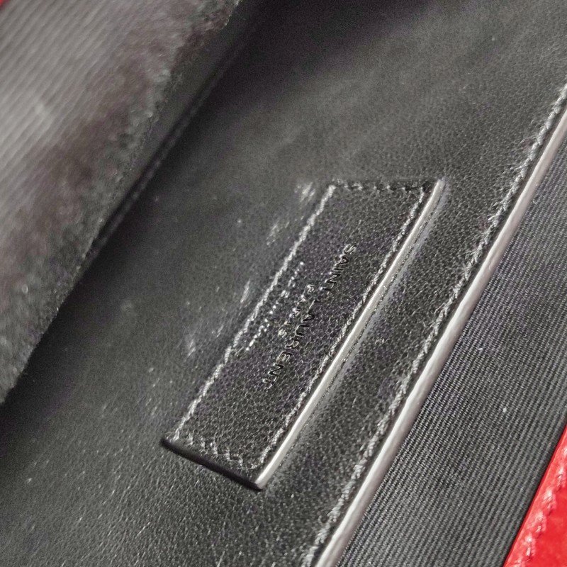 Saint Laurent Niki小號油蠟皮純色V紋絎縫YSL標誌單肩包-10