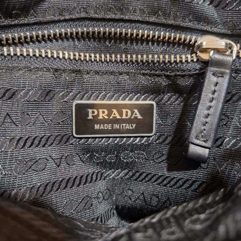 Vintage PRADA 金屬把手滾皮革腋下包-8