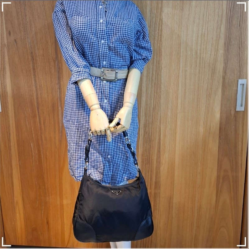 Vintage PRADA 金屬把手滾皮革腋下包-10