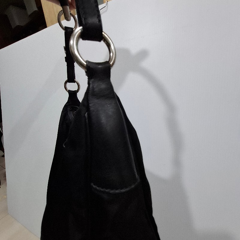 Vintage PRADA 金屬把手滾皮革腋下包-19