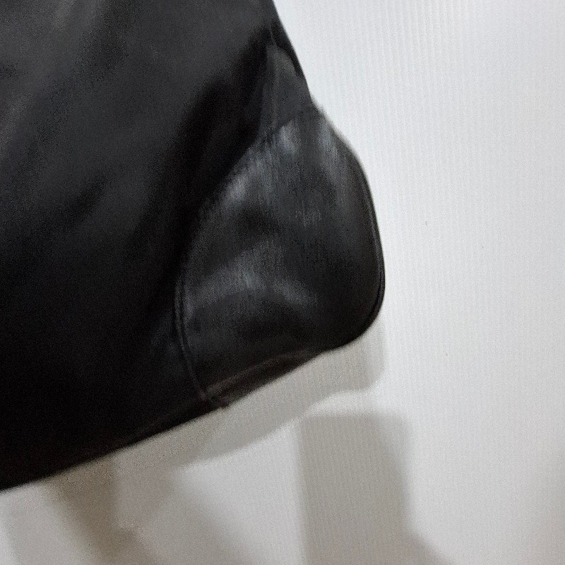 Vintage PRADA 金屬把手滾皮革腋下包-22