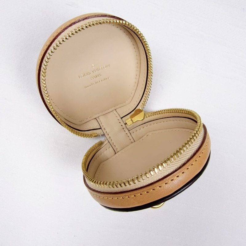 閒置新 路易威登/Louis Vuitton 包掛配飾鑰匙扣耳機包 7x7x3.5cm-4