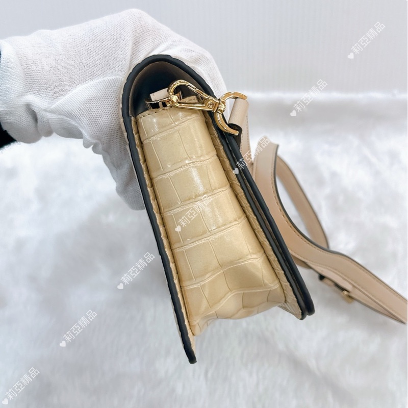 莉亞精品♡MK 奶茶斜背口蓋包 二手-5