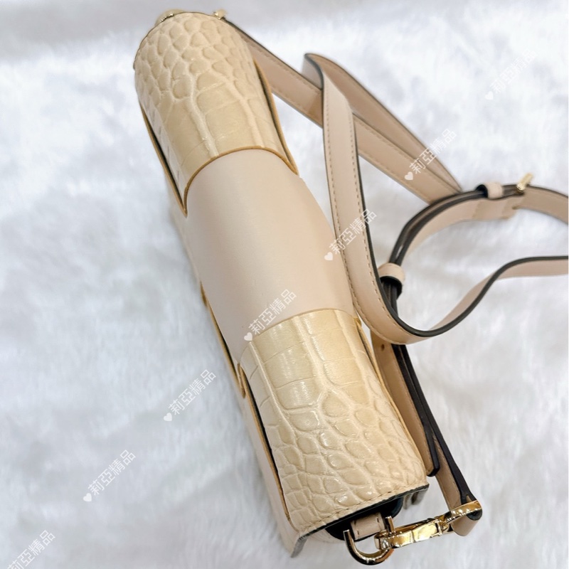 莉亞精品♡MK 奶茶斜背口蓋包 二手-6
