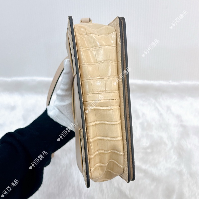 莉亞精品♡MK 奶茶斜背口蓋包 二手-7