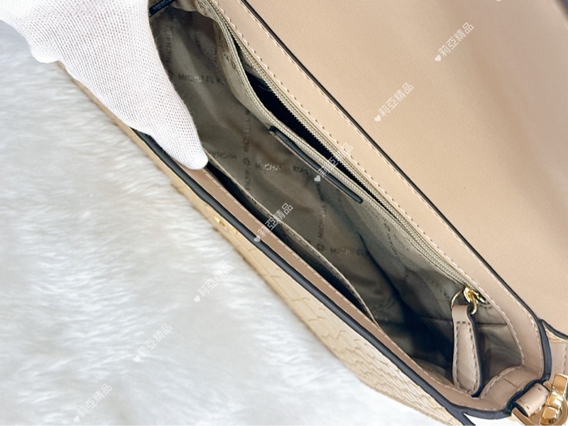 莉亞精品♡MK 奶茶斜背口蓋包 二手-15