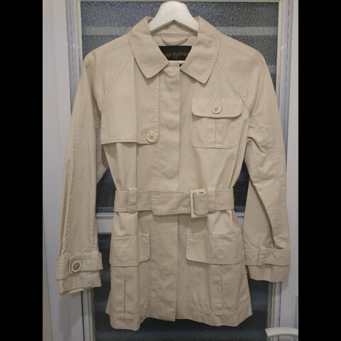 LV 米白短風衣外套