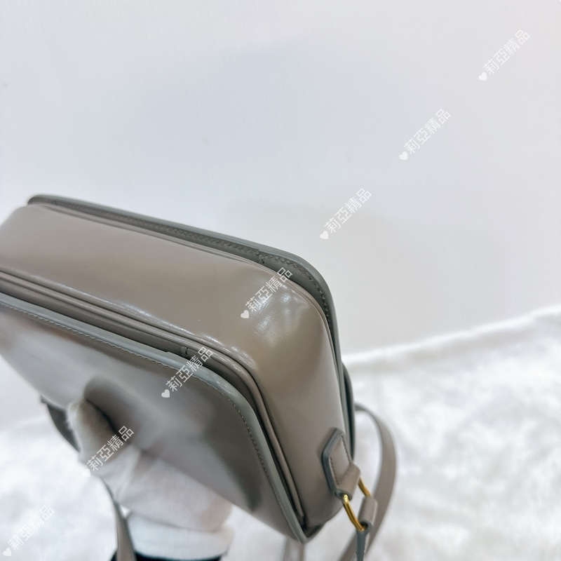 莉亞精品♡ Celine 灰色豆腐包 二手美包-11