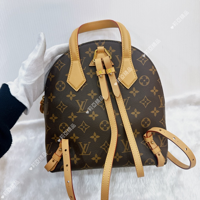 莉亞精品♡ LV Moon老花後背包 二手美包-3