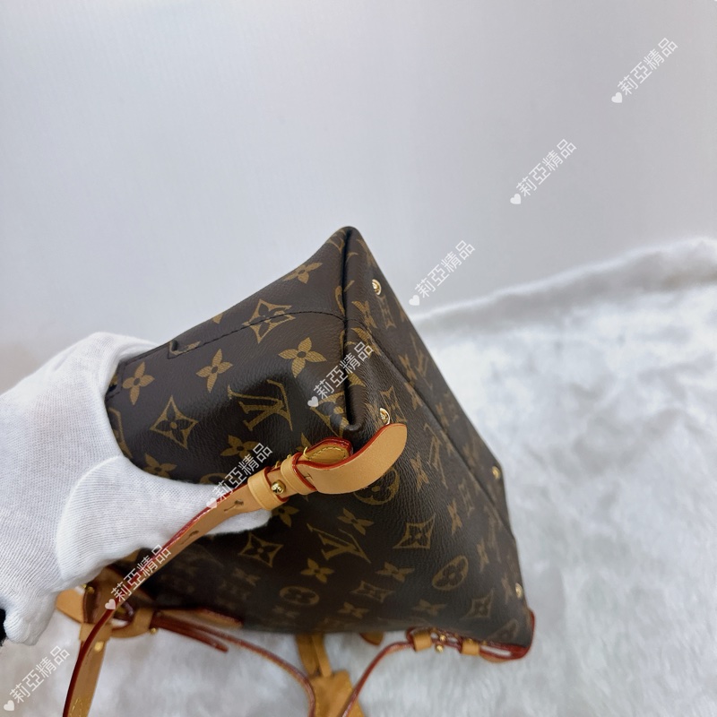 莉亞精品♡ LV Moon老花後背包 二手美包-9