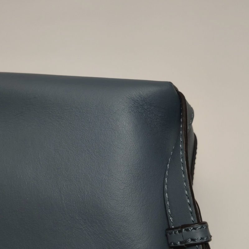 Fendi BackTo School牛皮字母Logo鍍鈀飾釘雙肩包-14