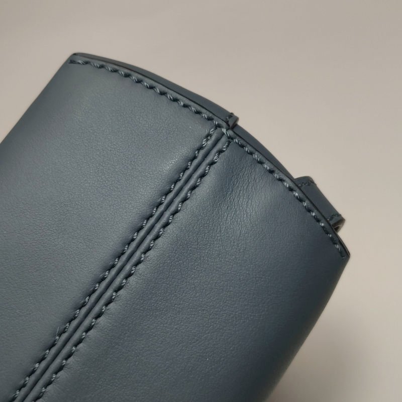 Fendi BackTo School牛皮字母Logo鍍鈀飾釘雙肩包-19