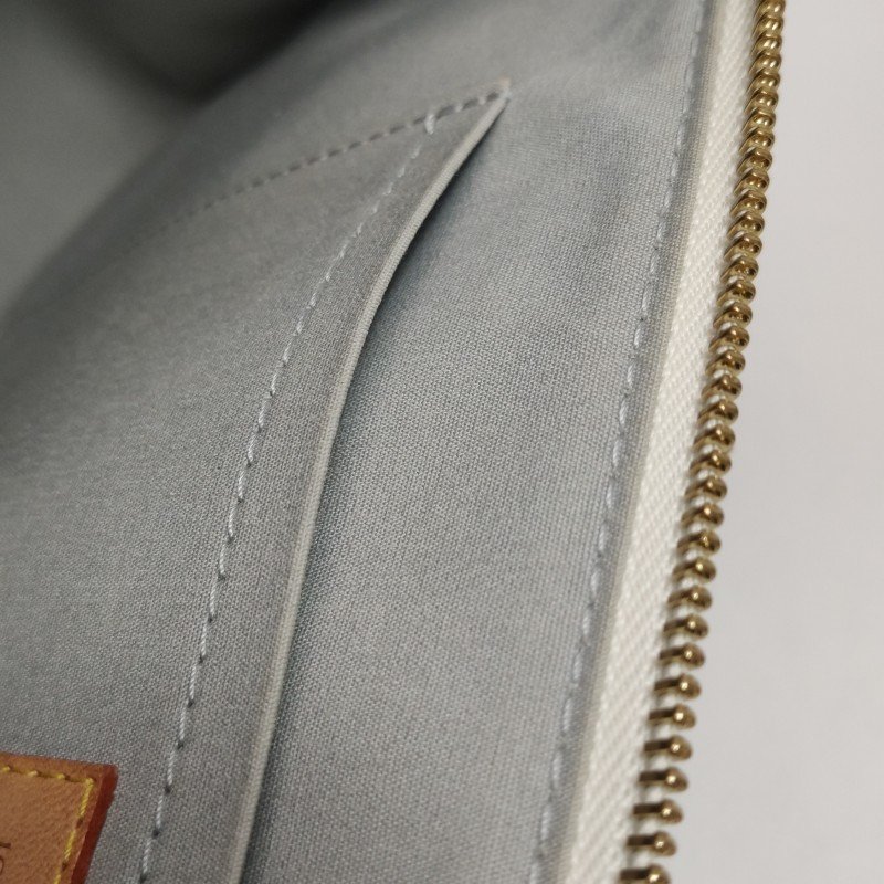 Louis Vuitton(LV)Rosewood植鞣革漆皮純色壓紋老花三角包單肩包-8