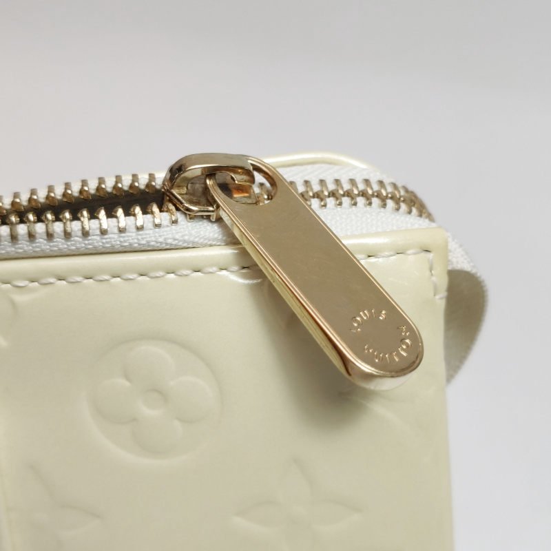 Louis Vuitton(LV)Rosewood植鞣革漆皮純色壓紋老花三角包單肩包-9