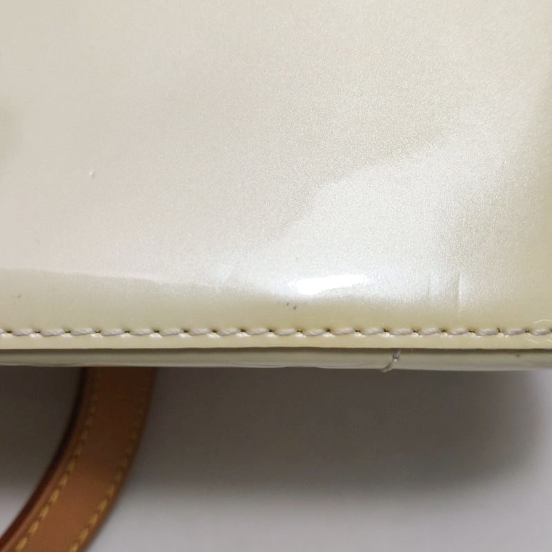 Louis Vuitton(LV)Rosewood植鞣革漆皮純色壓紋老花三角包單肩包-21