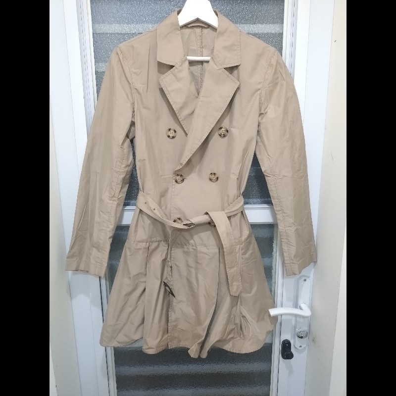 Prada 淺駝色雙排釦薄風衣-0