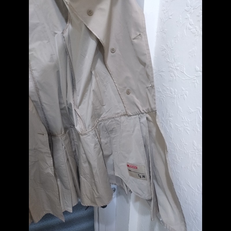 Prada 淺駝色雙排釦薄風衣-6