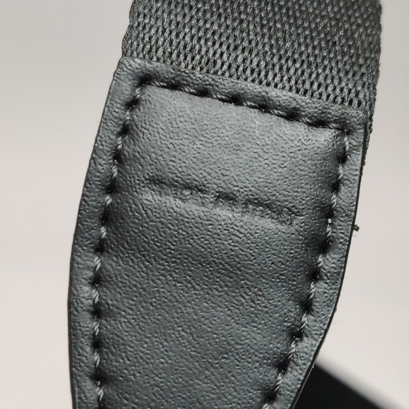 Fendi牛皮拼色雙F老花斜挎包-11