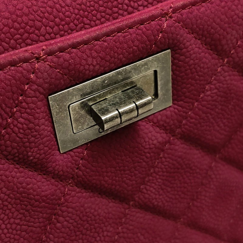 Chanel 2.55 Bag磨砂皮純色菱格絎縫矩形旋扣單肩包-12