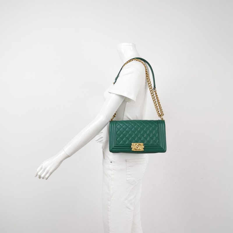 Chanel Leboy季節限定款中號牛皮菱格絎縫方形雙C鎖扣單肩包-1