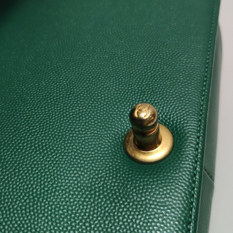 Chanel Leboy季節限定款中號牛皮菱格絎縫方形雙C鎖扣單肩包-11