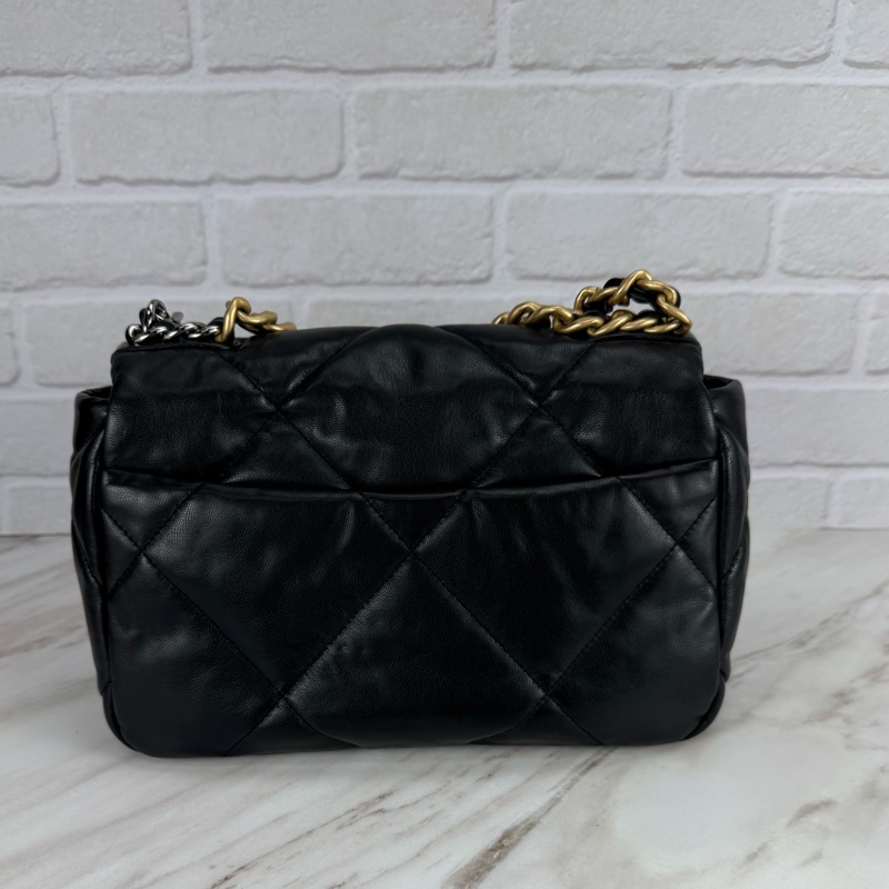 Chanel  19 Bag 菱格紋羊皮黑色金釦  金銀雙色鏈帶 小號 手提/肩背/斜背-6