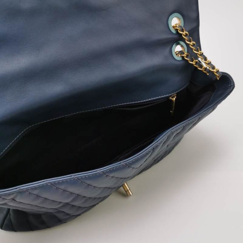 Chanel Flap Bag牛皮V紋絎縫雙C扣皮穿鏈單肩包-6