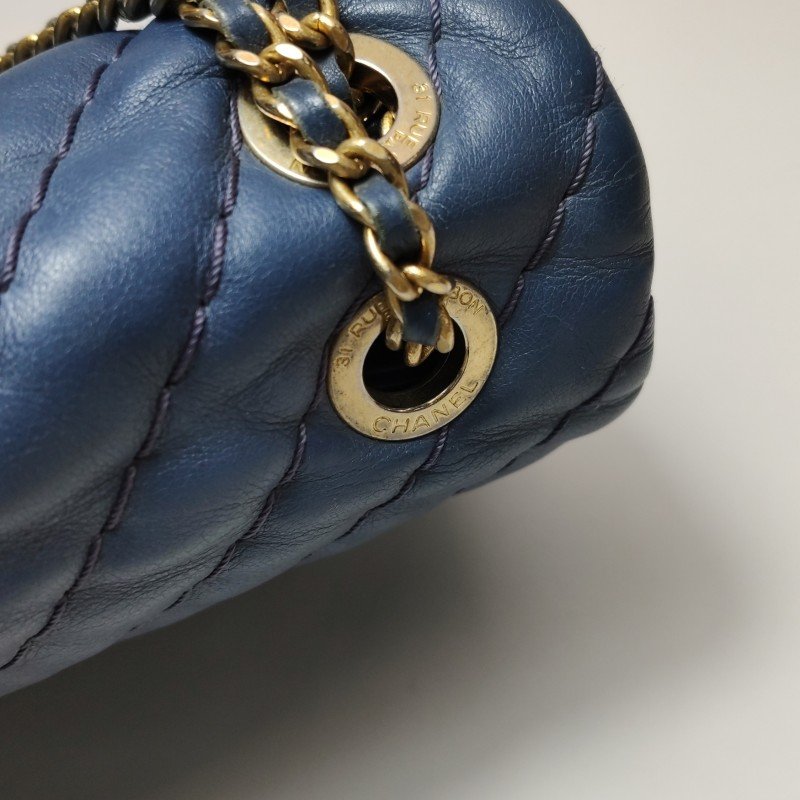 Chanel Flap Bag牛皮V紋絎縫雙C扣皮穿鏈單肩包-12