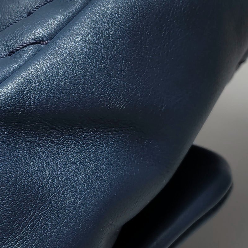 Chanel Flap Bag牛皮V紋絎縫雙C扣皮穿鏈單肩包-15