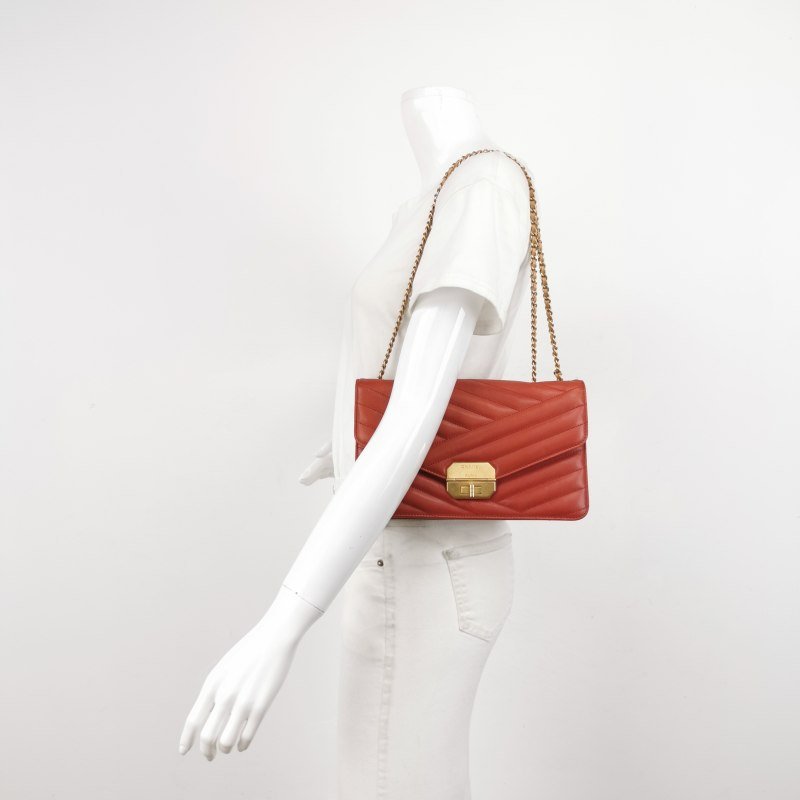 Chanel 2.55 Flag Bag季節限定款中號牛皮純色絎縫矩形旋扣單肩包-1