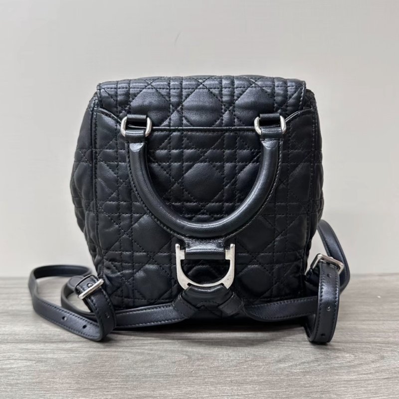 DIOR 黑銀菱格紋小羊皮後背包 18*23*7 98新配件塵袋-1