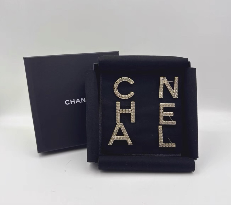 Chanel Brooch-0