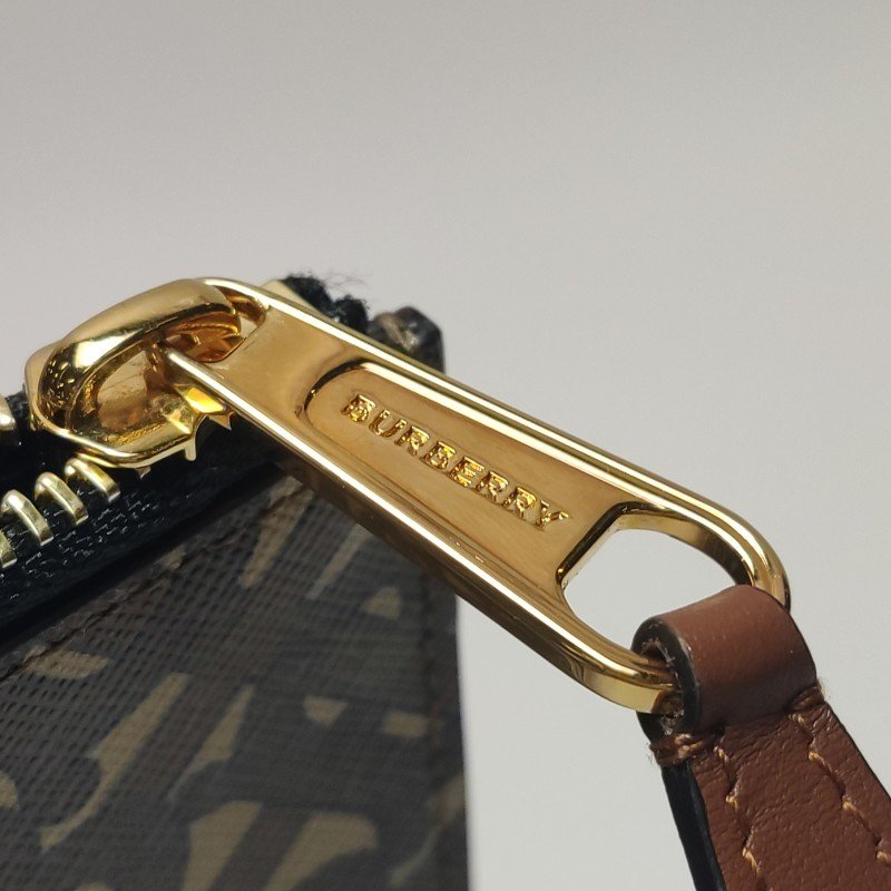 Burberry TB 牛皮 TB 印花 字母 Logo TB 標識 手拿包 9.8新-7