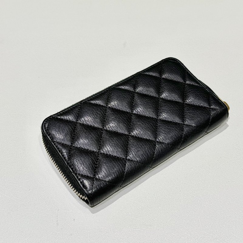 CHANEL - 黑色金釦牛皮ㄇ型拉鍊零錢中夾-1