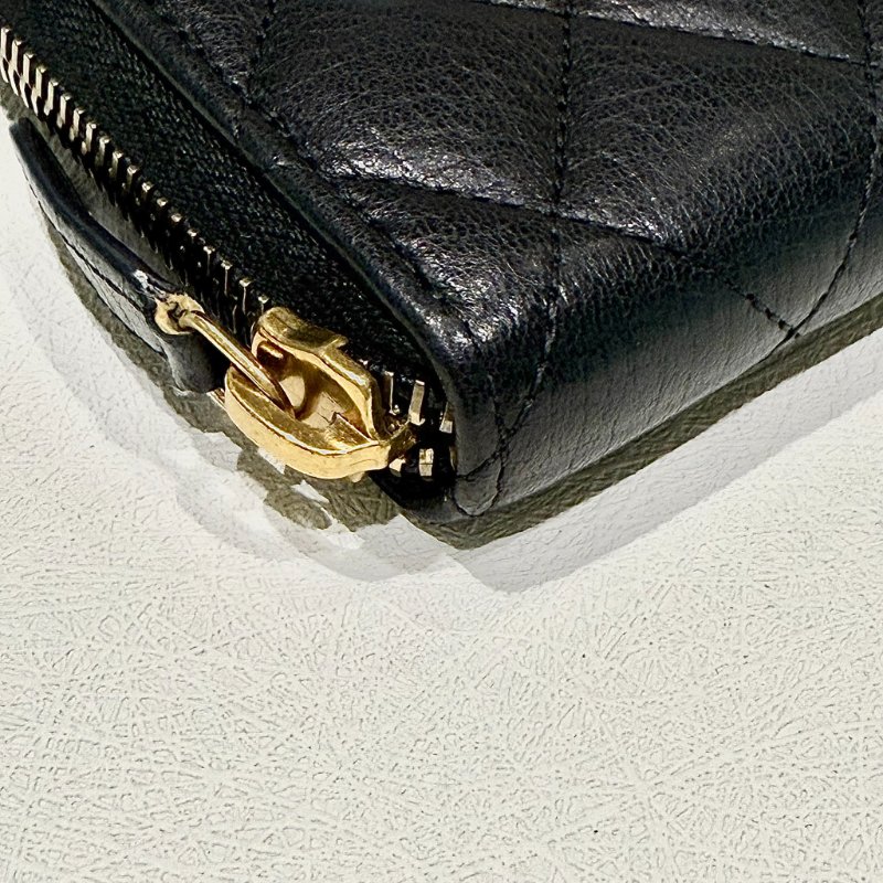 CHANEL - 黑色金釦牛皮ㄇ型拉鍊零錢中夾-5