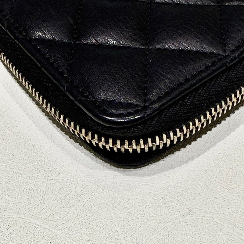 CHANEL - 黑色金釦牛皮ㄇ型拉鍊零錢中夾-7