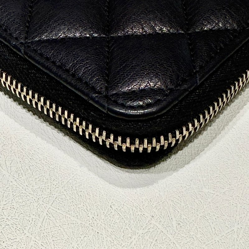 CHANEL - 黑色金釦牛皮ㄇ型拉鍊零錢中夾-8