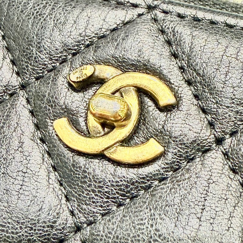 CHANEL - 黑色金釦牛皮ㄇ型拉鍊零錢中夾-9