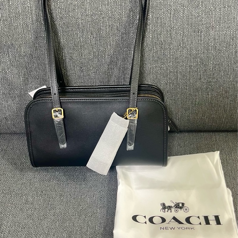 Coach swing zip 黑色保齡球包-6