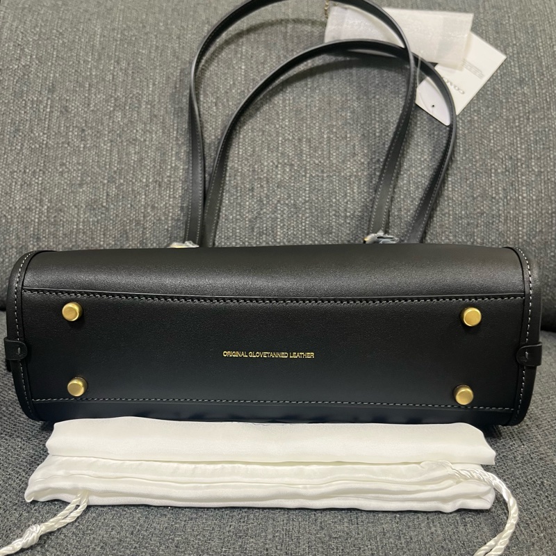 Coach swing zip 黑色保齡球包-7