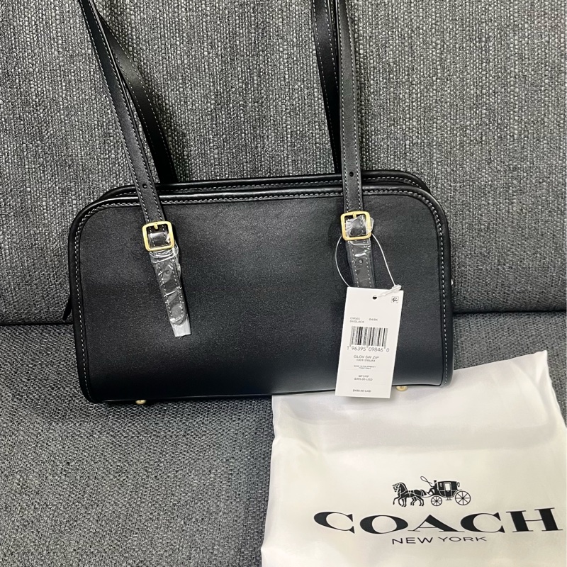 Coach swing zip 黑色保齡球包-1