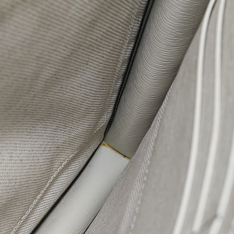 Gucci牛皮花卉滿印字母Logo拉鏈手拿包-8