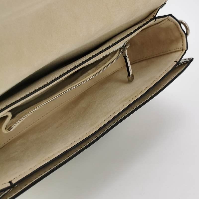 Dior Dio(r)evolution羊皮字母logo斜挎包單肩包-6