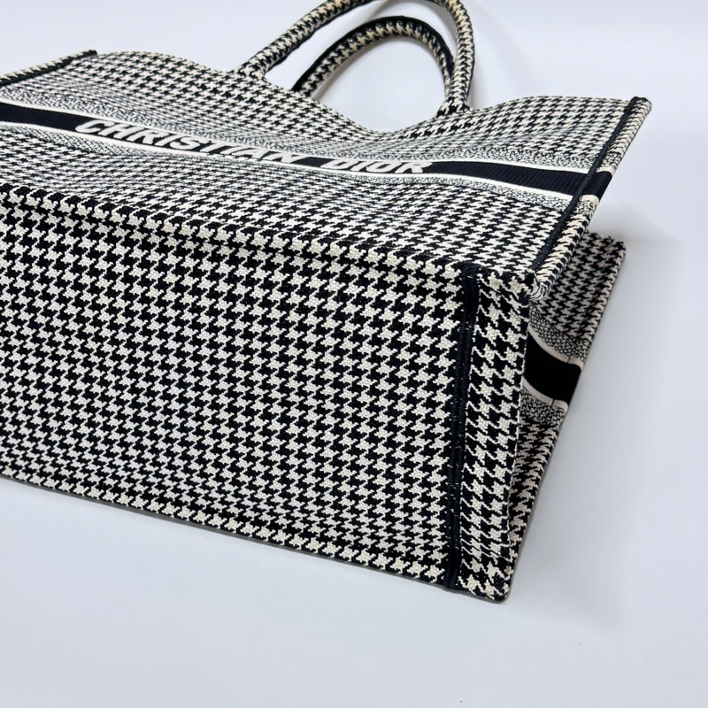 【明星同款⭐️】 Dior BookTote 千鳥格 經典元素 肩背托特包 專櫃11萬！-7