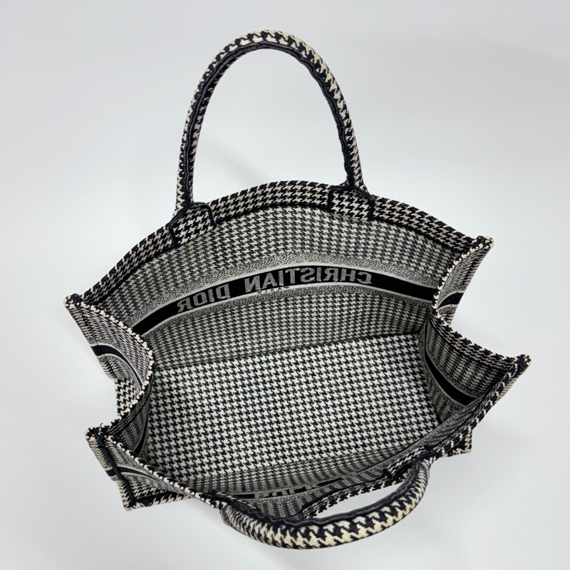 【明星同款⭐️】 Dior BookTote 千鳥格 經典元素 肩背托特包 專櫃11萬！-12