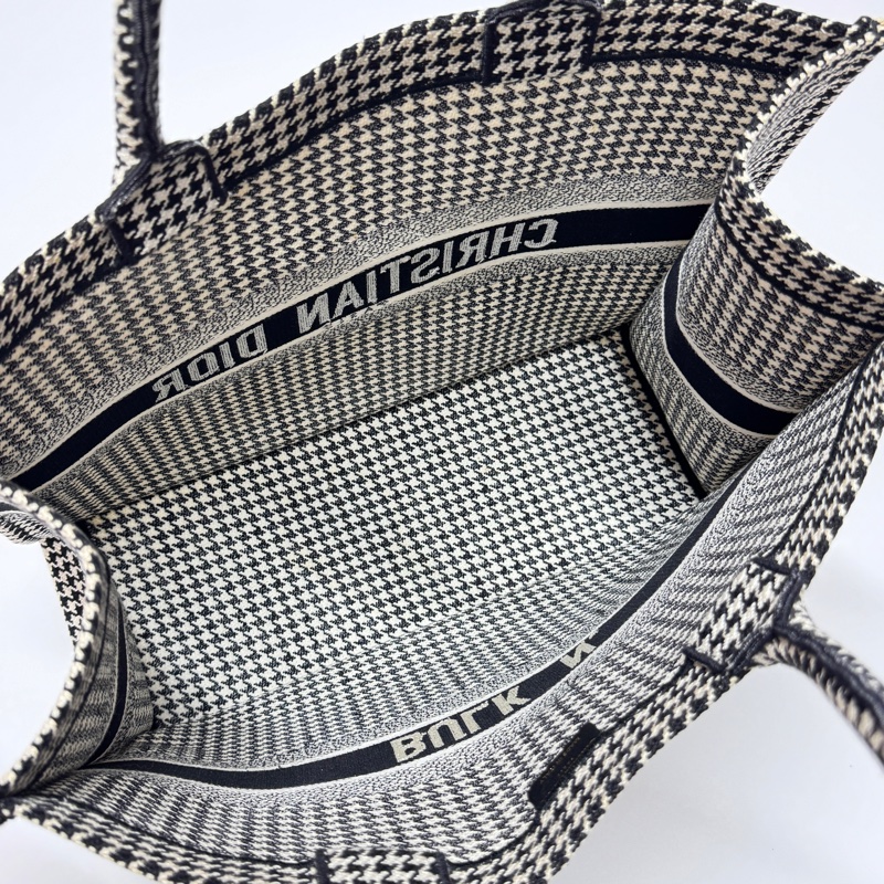 【明星同款⭐️】 Dior BookTote 千鳥格 經典元素 肩背托特包 專櫃11萬！-13