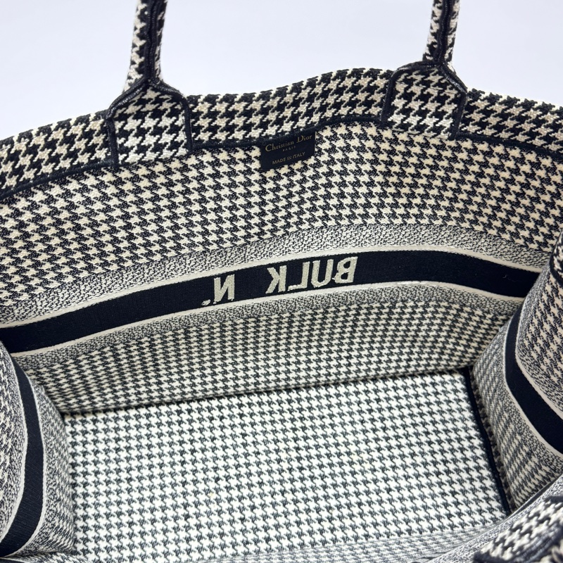 【明星同款⭐️】 Dior BookTote 千鳥格 經典元素 肩背托特包 專櫃11萬！-15