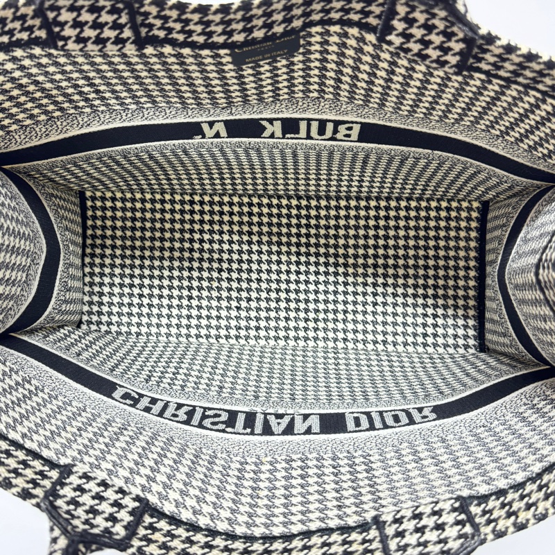 【明星同款⭐️】 Dior BookTote 千鳥格 經典元素 肩背托特包 專櫃11萬！-16