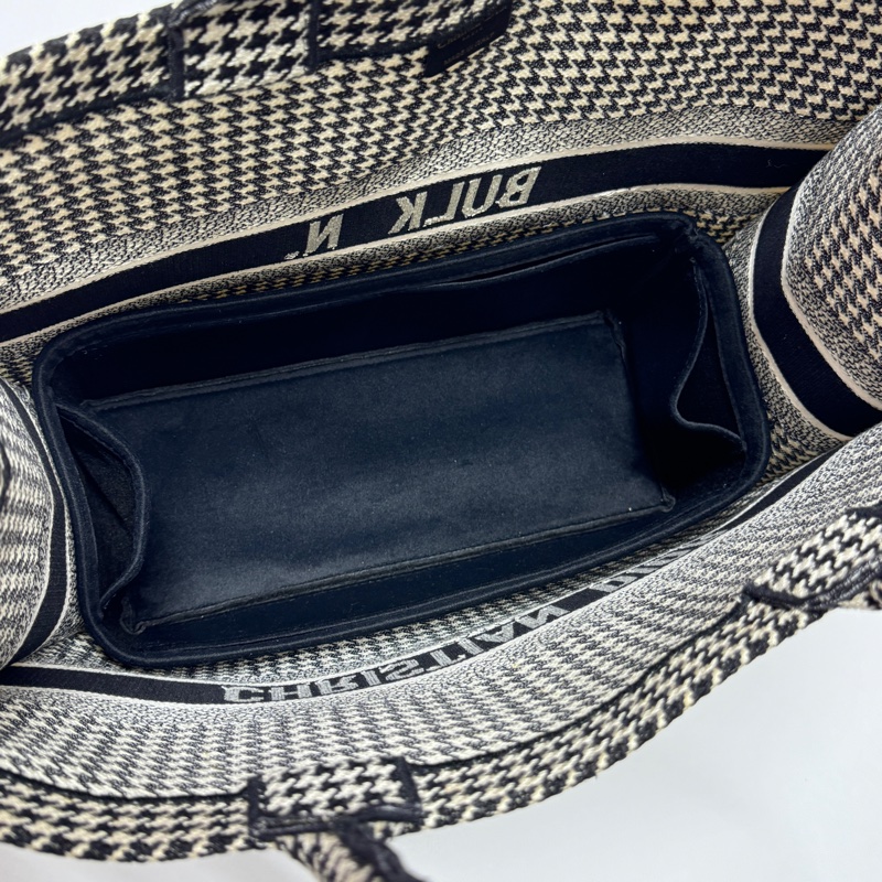 【明星同款⭐️】 Dior BookTote 千鳥格 經典元素 肩背托特包 專櫃11萬！-17